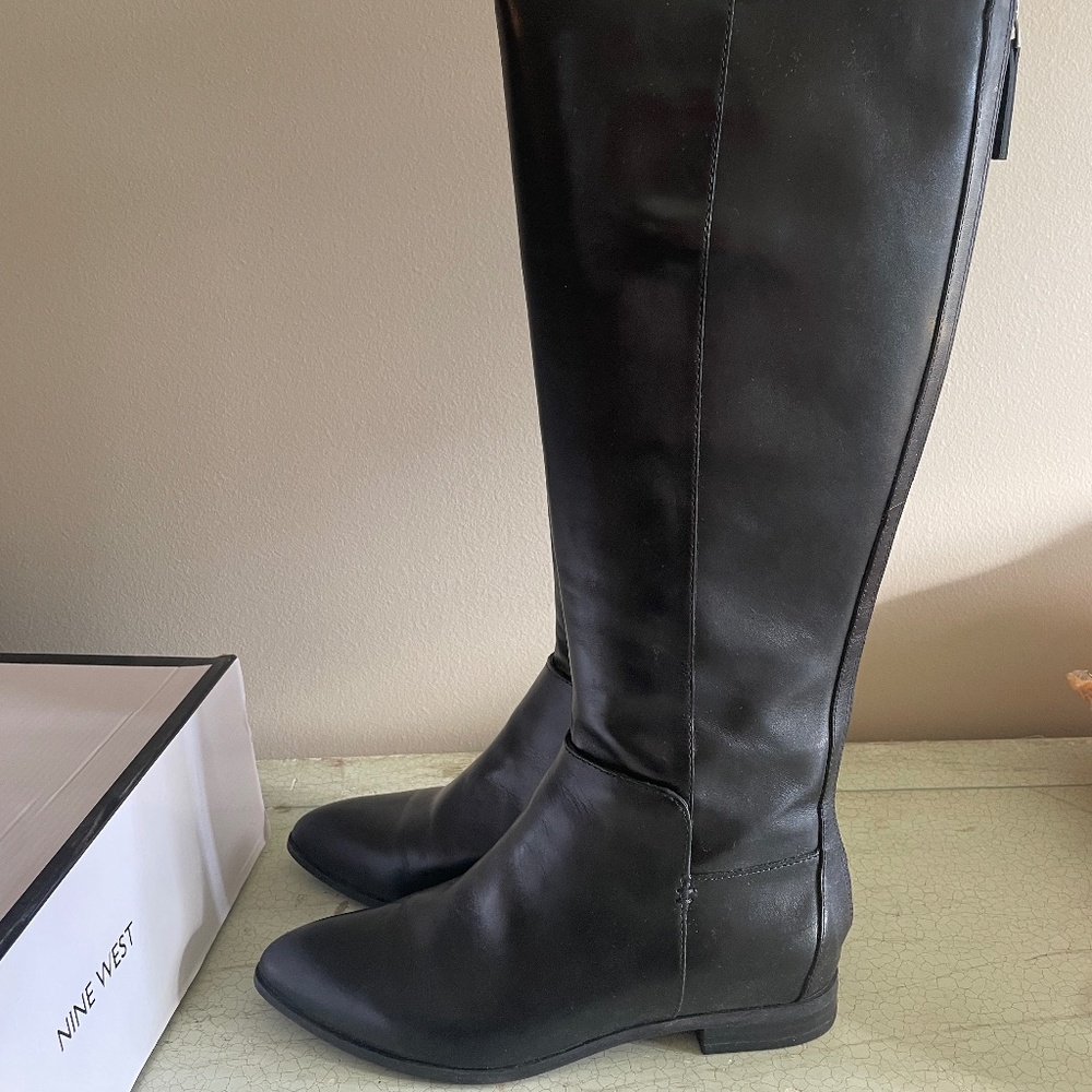 Black leather Nine West shoes